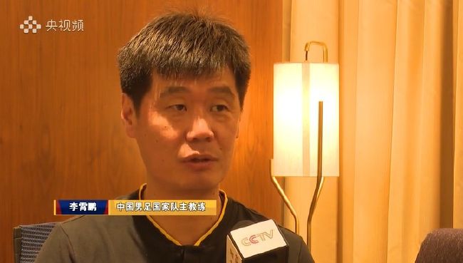 不仅武装秀过瘾，五人在戏里的时装也保持了一贯的帅气风格，从铜锣湾秀到《煎饼侠》，再到预告片中身穿皮衣在布达佩斯的大桥上阔步向前的时装秀，网友一致惊叹，;太帅了！简直不老男神！
